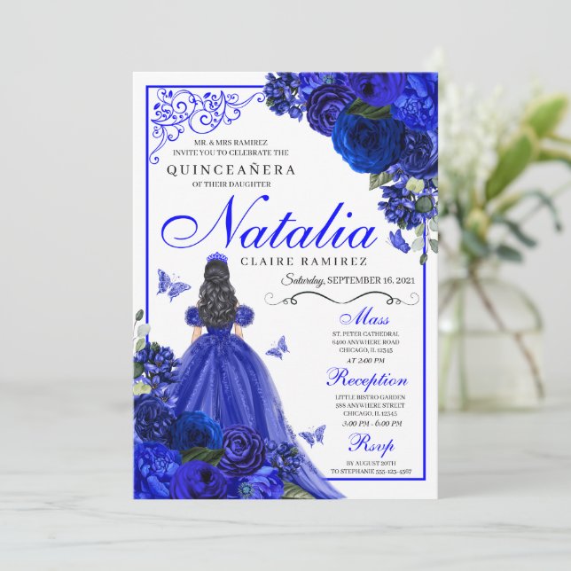 Royal Blue Princess & Butterflies Quinceañera Einladung (Stehend Vorderseite)