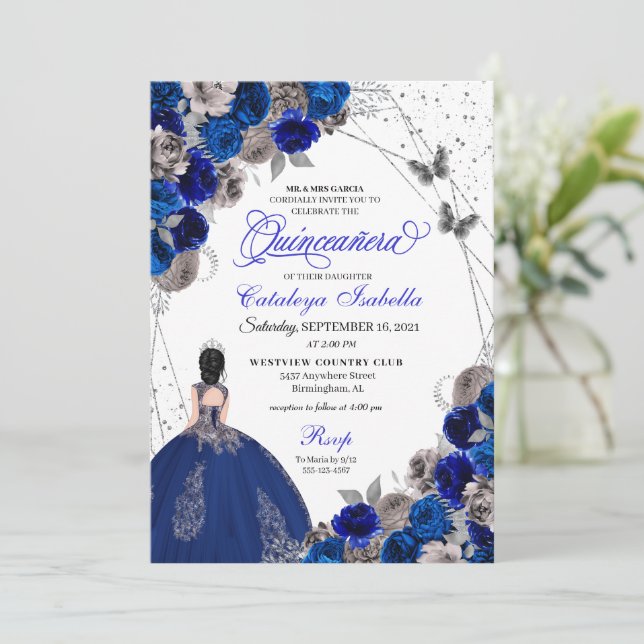 Royal Blue Silver Butterfly Princess Quinceanera Einladung (Stehend Vorderseite)