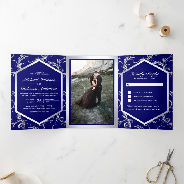 Royal Blue Silver Flourish Swirl Wedding Photo Dreifach Gefaltete Einladung (Innenseite)