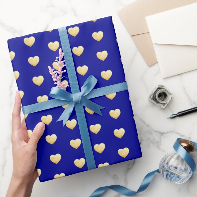 Royal Blue und Gold Hearts Muster Geschenkpapier (Schenken)
