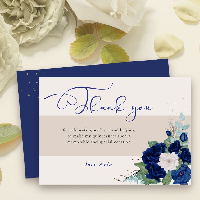 Royal Blue und Ivory Rose Elegante Kalligraphie Dankeskarte (Elegant Thank You card with sweet calligraphy and royal navy blue and ivory rose blooms)