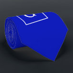 Royal Blue White Gerahmt Initial Monogram Krawatte<br><div class="desc">Royal Blue und White Gerahmt Initial Monogram Ein stilvoller solider Hintergrund mit einem weißen gerahmten Bereich für Ihr Monogramm, Ihren Namen oder andere Texte. Sie können auch den Schriftart ändern, die Größe und Farbe des Schriftartes ändern, den Text verschieben usw. Wenn Sie dieses Design in anderen Farben möchten, schreiben Sie...</div>