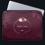 Royal Burgundy Floral Geometric Laptopschutzhülle<br><div class="desc">Elegantes,  einzigartiges Design mit Blumenbouquets in Aquarellfarben,  geometrischer Rose strukturiert,  alles auf einem fett bordeauxfarbenen Hintergrund mit umrissenen Blätter. Verwenden Sie das Tool Anpassen,  um Ihre Informationen hinzuzufügen. Für passende Artikel besuchen Sie bitte meine Geometrische Sammlung der Burgundy-Blätter.</div>