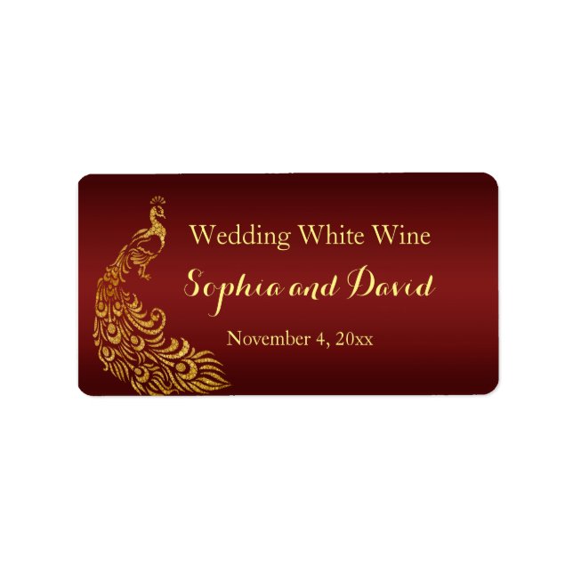 Royal Burgundy Gold Peacock Wedding Wine Favor Adressaufkleber (Vorne)