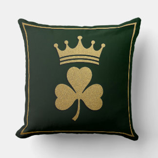 Royal Clover Emblem St. Patrick’s Day Kissen