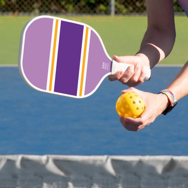 Royal Lila Lavendel Gelbe Streifen Pickleball Schläger (InSitu)