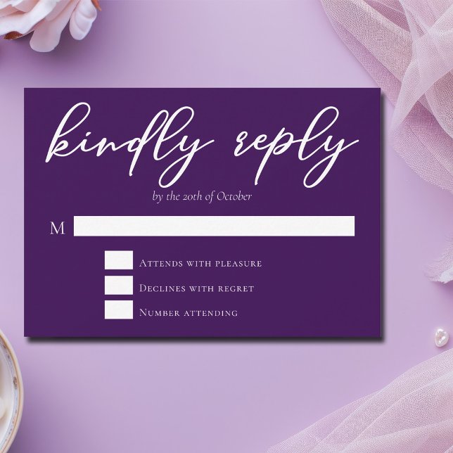 Royal Lila Typografy Wedding Kindly Reply RSVP Karte (Von Creator hochgeladen)