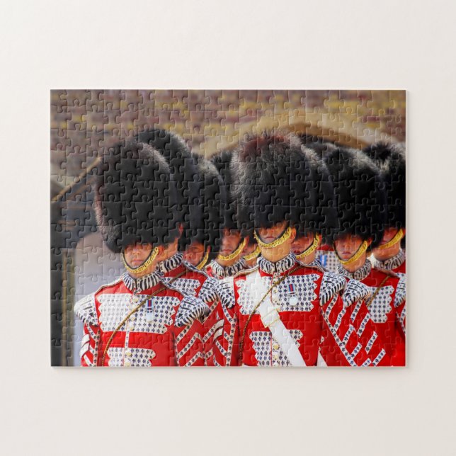 Royal London Guards Puzzle (Horizontal)