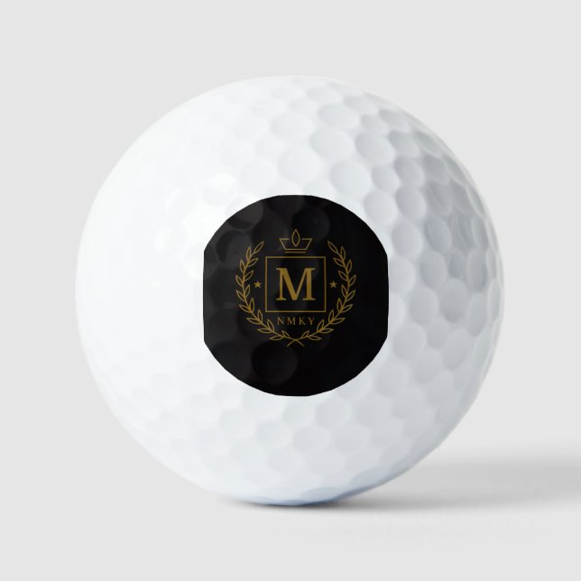 "Royal NMKY Emblem – Monogram M Crest Design" Golfball (Vorderseite)