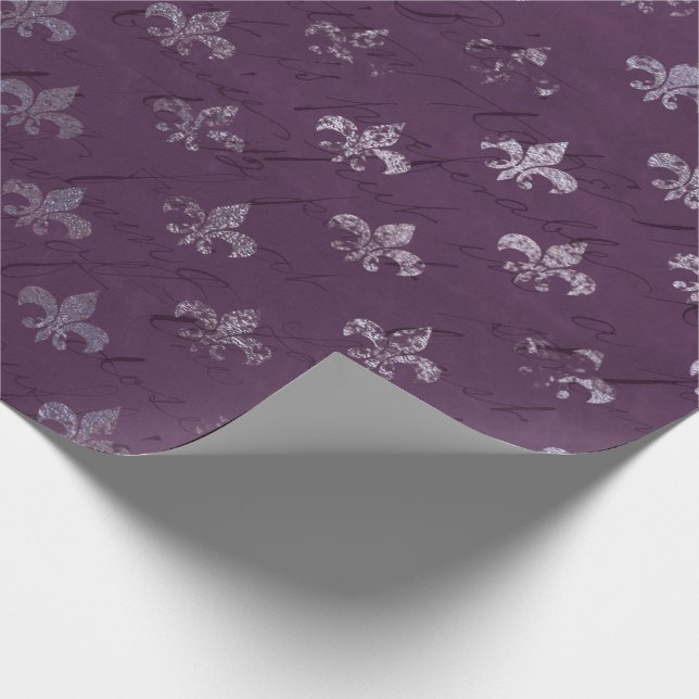 Royal Princess Violet Script Lila Fleur-de-lis Geschenkpapier (Ecke)