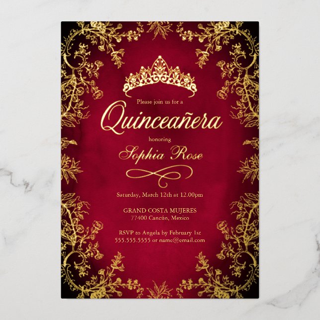 Royal Red Gold Crown Floral Quinceanera Folieneinladung (Vorderseite)