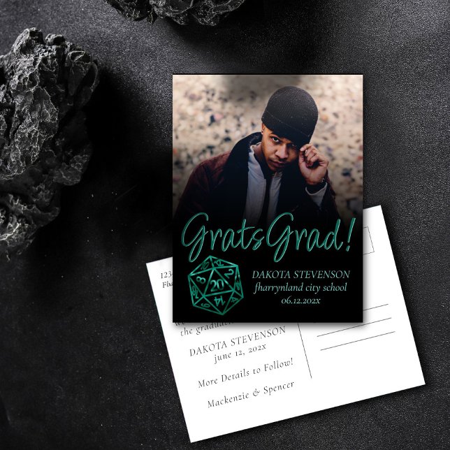 RPG Dice | Emerald Tabletop Retro Gamer Abschluss Ankündigungspostkarte (Von Creator hochgeladen)