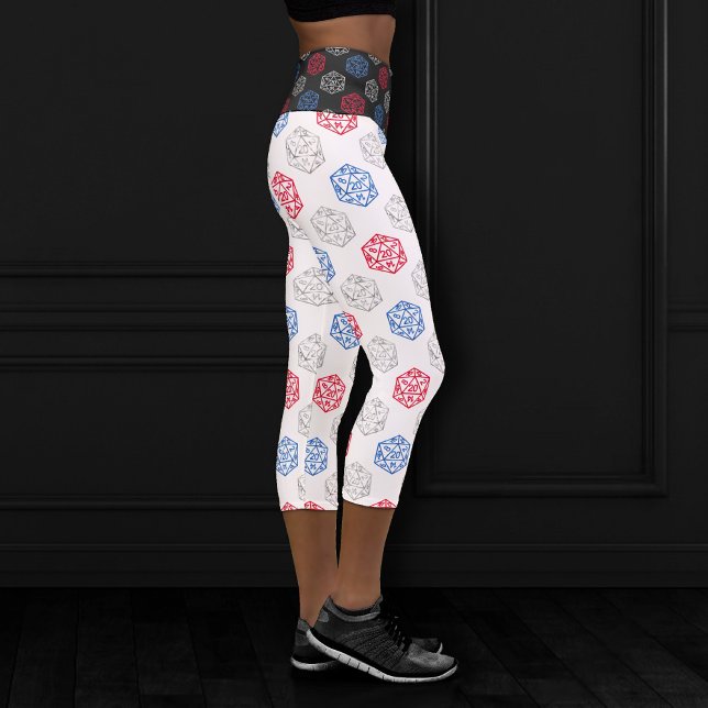 RPG Dice | Patriotic Fantasy Tabletop Retro Gamer Capri Leggings (Von Creator hochgeladen)