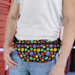 RPG Gaming Dice, Board, Fantasy Games Gemustert Bauchtasche<br><div class="desc">Dieses bunte gemusterte Fanny Pack ist perfekt für alle Fans von Rollenspielen und Fantasy-Brettspielen geeignet. Es zeigt verschiedene mehrseitige Würfel in grün,  lila,  orange,  rot und gelb Set vor schwarzem Hintergrund.</div>