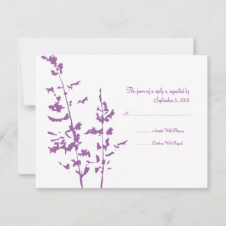 RSVP für lila und weiße Landblumenhochzeit Karte