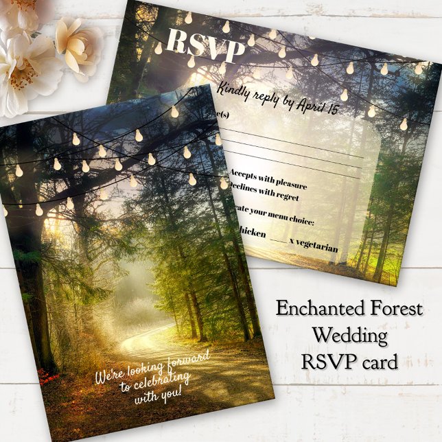 RSVP-Karte für verzauberte Waldzeichenbeleuchtung Einladung (Magical wedding RSVP card featuring a path in an enchanted forest with festive string lights)