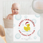 Rubber Duck Santa Christmas Bubbles Foto Karte<br><div class="desc">Illustration einer gelben Gummiente mit Weihnachtsmannmütze,  umgeben von Blasen. Personalisieren Sie den Rücken mit dem Foto auf der Rückseite.</div>