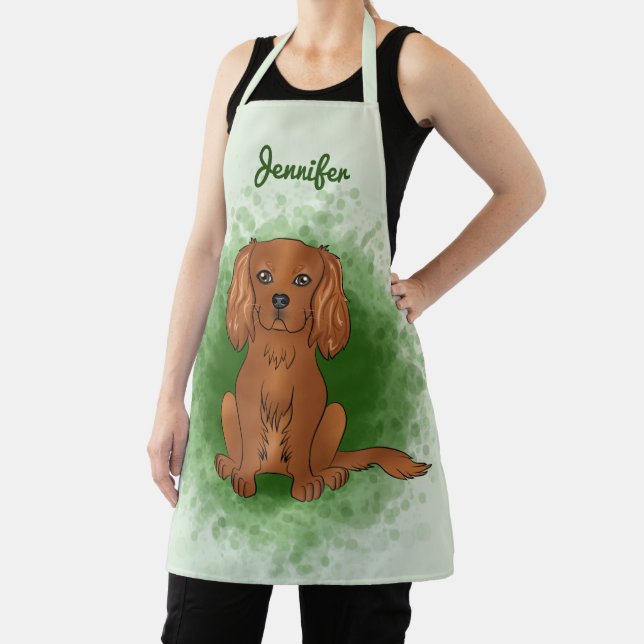 Ruby Cavalier King Charles Spaniel Dog On Green Schürze (InSitu)