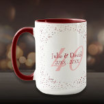 Ruby Stardust Confetti zum 40. Geburtstag Tasse<br><div class="desc">Beautigend personalisiert mit Ihren Namen und Daten über einen delikaten 40 (oder monogramm Initial) auf einem zarten rubinstardust konfetti Hintergrund. Entwickelt von Thisisnotme©</div>