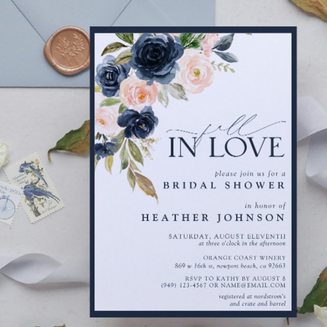 Rückgang des Brautparty der blauen Liebe Einladung (Fall in Love with this pretty navy blue floral bridal shower invite that is easy to personalize)