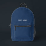 Rucksack für navy-Blue-Individuelle Name<br><div class="desc">Dieses coole Rucksack passt sich einfach an und fügt Ihren Namen oder Ihren eigenen Text hinzu. Ein cooles und modernes Design in Marineblau und Weiß mit einem klaren serifenlosen Schriftart, für ein modernes, berufliches und edgy Aussehen, perfekt als Sondergeschenk für Unis, Gymnasiasten, Gymnasiasten und Kinder. Der Rucksack kann in jeder...</div>