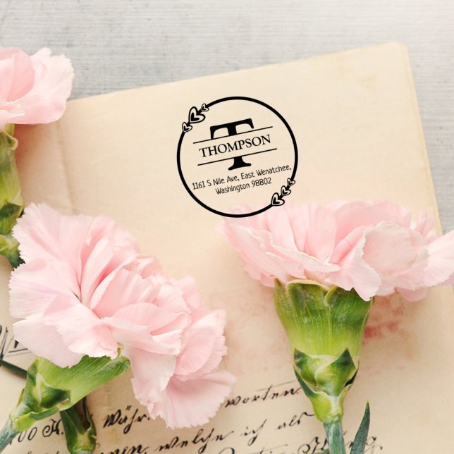 Rücksendeadresse der Familie mit Monogram, Gummistempel (Von Creator hochgeladen)