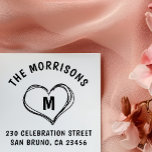 Rücksendeadresse für niedliche Herzmonogramm Famil Gummistempel<br><div class="desc">Diese Niedlichen Heart Monogram Family Name Rücksendeadresse Gummi Briefmarke können Sie ganz einfach mit Ihren eigenen Namen und Ihrer eigenen Adresse personalisieren. Um diese Briefmarke anzupassen, klicken Sie auf "Diese Vorlage personalisieren" und ändern Sie den Text in den dafür vorgesehenen Feldern. Erhältlich mit verschiedenen Farben für Tintenkissen (nicht im Lieferumfang...</div>