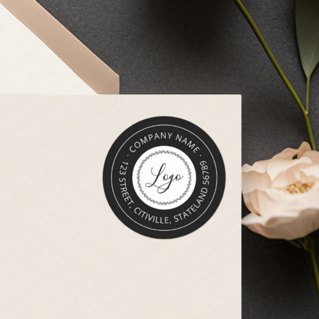 Rücksendeadresse für Schwarz-Weiß-Firmenlogo Runder Aufkleber (Von Creator hochgeladen)