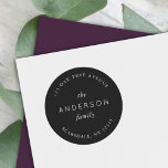 Rücksendeadresse für Schwarze Familienname Runder Aufkleber<br><div class="desc">Der Schwarze Familienname Rücksendeadresse Classic Round Aufkleber enthält Ihren Familiennamen und Ihre Adresse in Weiß gegen Schwarz. Karo die passenden Hochzeitsartikel https://www.zazzle.com/collections/119930609931325936 Personalisieren Sie sie, indem Sie den Platzhalter-Text ersetzen. Für weitere Optionen, wie zum Beispiel den Schriftart zu ändern, ist es die Größe und Abstand zwischen den Buchstaben klicken Sie...</div>