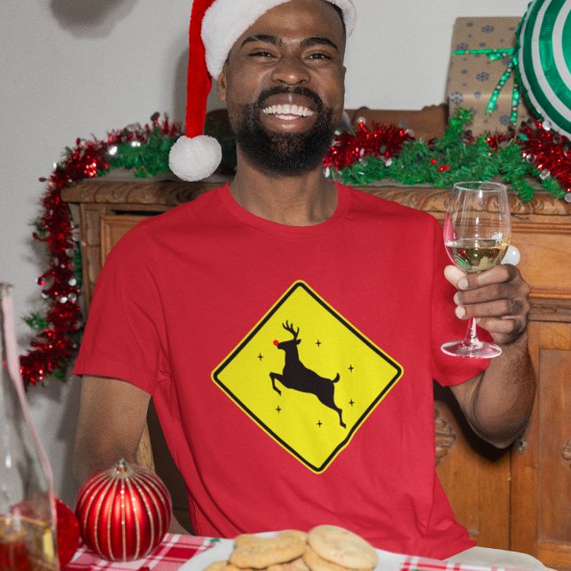 Rudolf Crossing Mens & Womens T-Shirt (Von Creator hochgeladen)