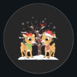 Rudolph and Clarice Christmas Kids Girls T-Shirt R Runder Aufkleber<br><div class="desc">Rudolph and Clarice Christmas Kids Girls T-Shirt Rentier</div>