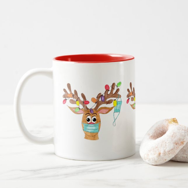 Rudolph the Face Masked Reindeer Zweifarbige Tasse (Mit Donut)