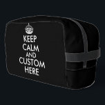 Ruhe behalten und lustige Toilettentüte weitermach Waschbeutel<br><div class="desc">Behalt Ruhe und trage lustige Toilettentüte. Moderne Typografie mit Krone. Erstellen Sie Ihre eigene lustige Parodie mit dieser Meme-Vorlage. Eine nette Geschenkidee.</div>