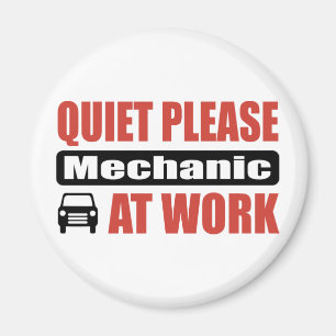 Ruhe-bitte Mechaniker bei der Arbeit Magnet