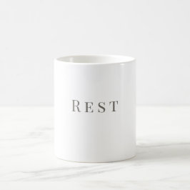 Ruhe-Tasse – Minimalistisches Typografie-Design Kaffeetasse