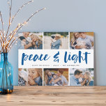 Ruhe und Licht | Hanukkah Foto Collage Feiertagskarte<br><div class="desc">Mit unserer hellen und festlichen Hanukkah-Urlaubskarte teilen Sie sechs beliebte Fotos. "Friede und Licht" erscheint in der Mitte in handgeschriebener Pinseltypografie,  mit Ihrem Urlaub Gruß,  Namen und das Jahr darunter.</div>