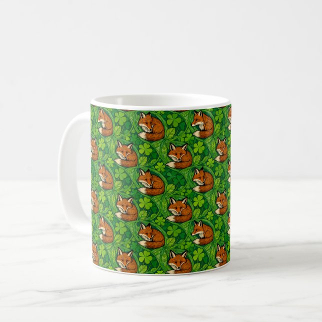 Ruhender Fuchs St. Patrick's Day Kaffeetasse (Vorderseite Links)