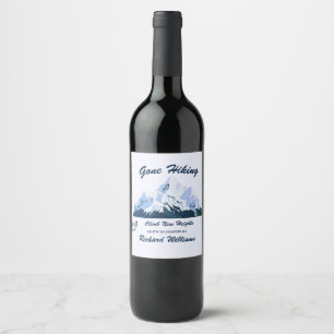 Ruhestand Gone Wandern Snowy Mountains Happy Trail Weinetikett