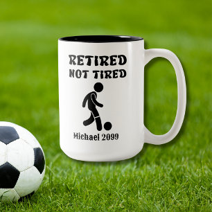 Ruhestand kein müder Fußballspieler Zweifarbige Tasse