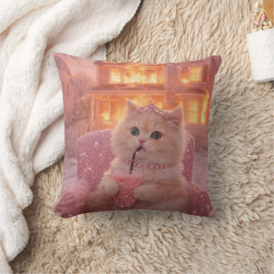 Ruhige Prinzessinnenkatze während des totalen Chao Kissen