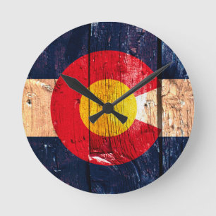 Ruhige, rustikale Holzflagge Colorado Runde Wanduhr