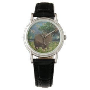 "Ruhige Stärke: Der Bull-Elefant beim Grasen"  Armbanduhr
