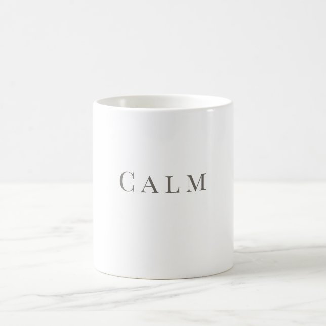 Ruhige Tasse – Minimalistisches Typografie-Design (Mittel)