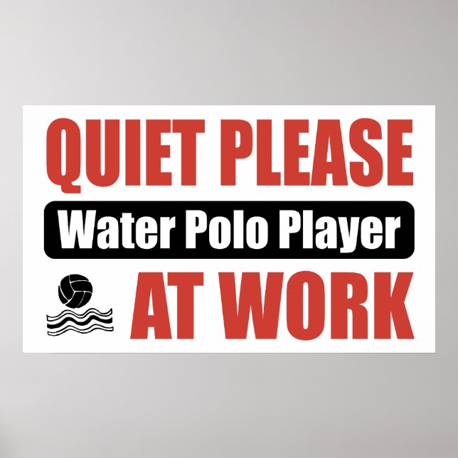 Ruhiger Polo Player am Arbeitsplatz Poster (Vorne)