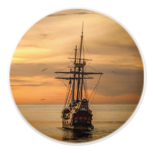 Ruhiges Boot auf See am Sunset Knob Keramikknauf (Vorderseite)