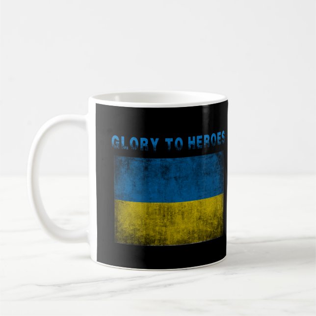 Ruhm für Helden, stehen Sie mit der Ukraine Kaffeetasse (Links)