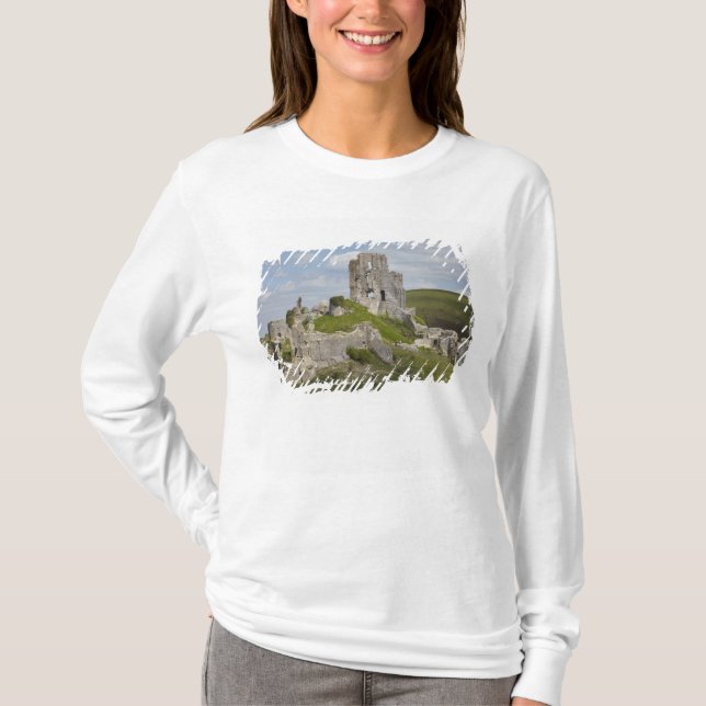 Ruinen von Corfe Castle, in der Nähe von Wareham,  T-Shirt (Vorderseite)