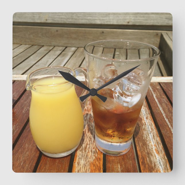 Rum und Ananas Quadratische Wanduhr (Vorderseite)