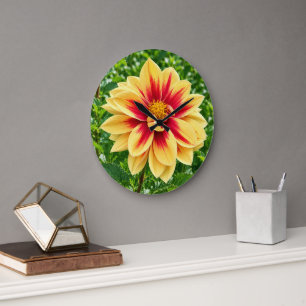 Rund Uhr mit gelber Dahlie