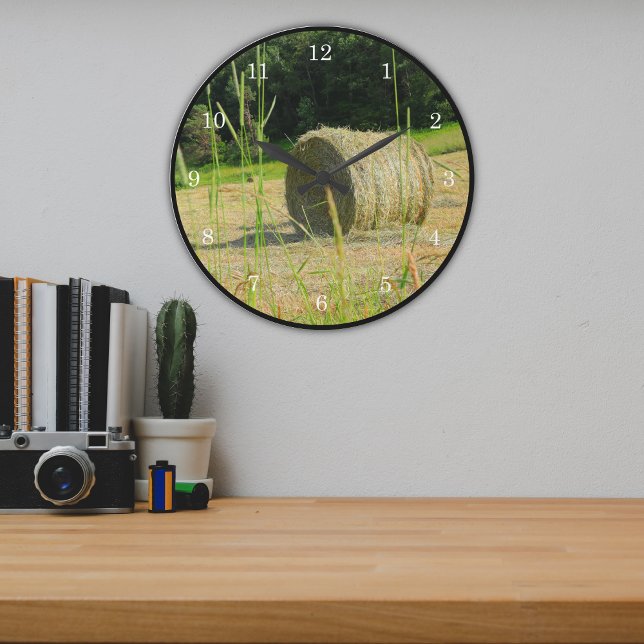 Rundbälle im Sommer Bauer Hay Field Scene Große Wanduhr (Von Creator hochgeladen)